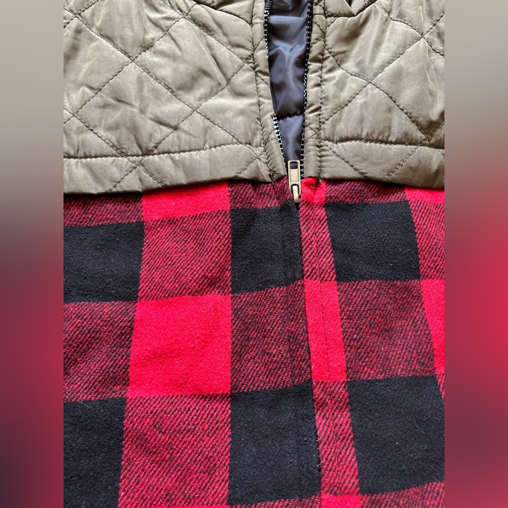 Maurice’s red buffalo plaid puffer zip up vest women’s large 12 14 - Picture 4 of 7